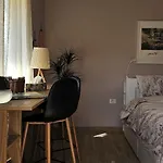 Nuci's Place - The Signature Collection Apartament