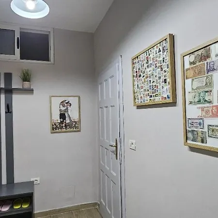 Nuci's Place - The Signature Collection 地拉那