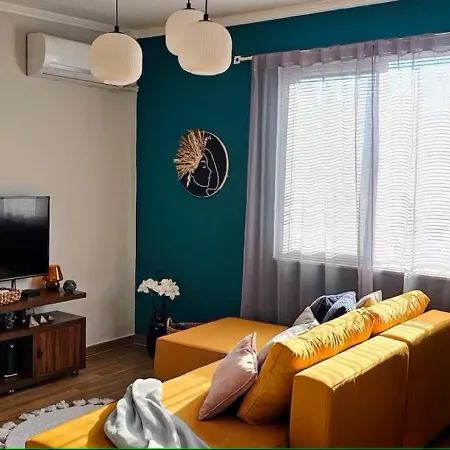 Nuci's Place - The Signature Collection Apartment