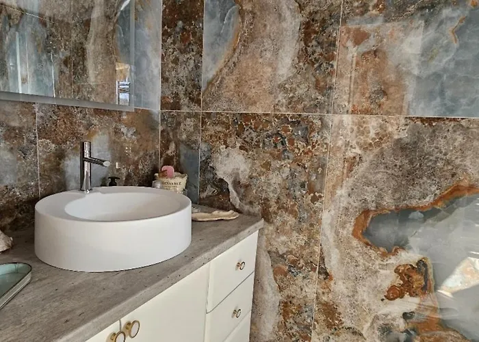 Apartment Nuci's Place - The Signature Collection