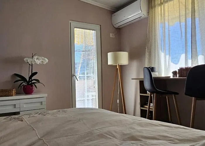 Nuci's Place - The Signature Collection Apartment