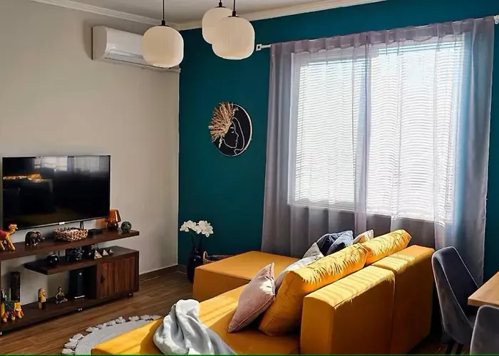 Nuci's Place - The Signature Collection Apartment