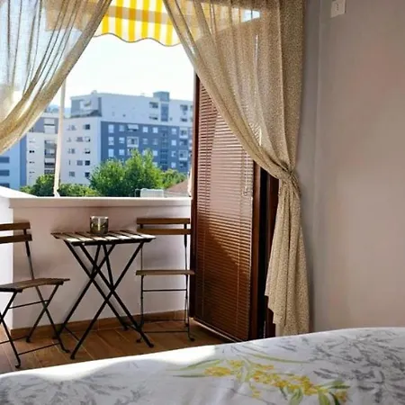 Nuçi's Place *