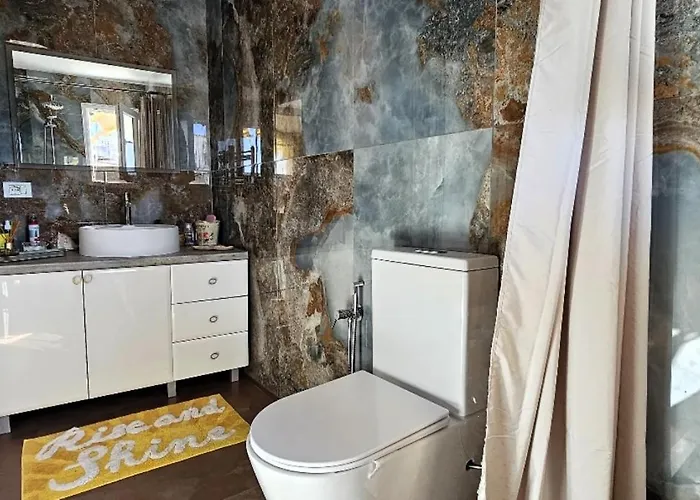 Daire Nuci's Place - The Signature Collection Tiran