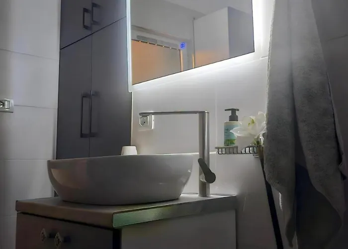 Nuci's Place - The Signature Collection Tiran