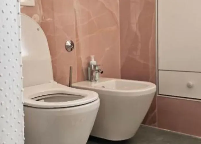 Daire Nuci's Place - The Signature Collection *