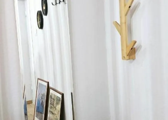 Nuci's Place - The Signature Collection Tiran